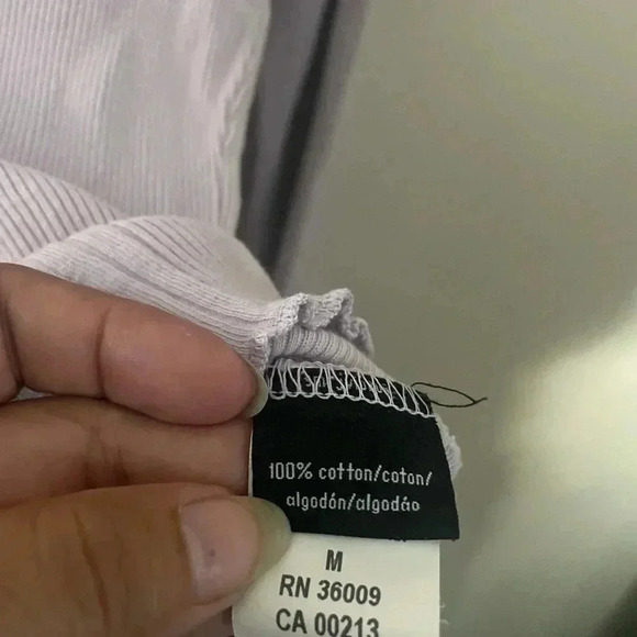 Calvin Klein Jeans lilac v-neck long sleeve blouse size Medium - Picture 4 of 4